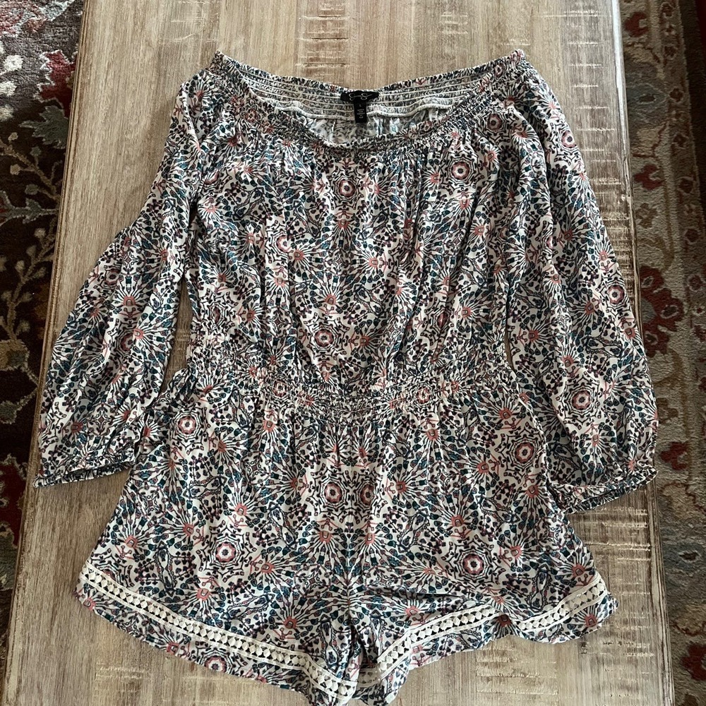 Jessica Simpson women's long-sleeve shorts romper sz L